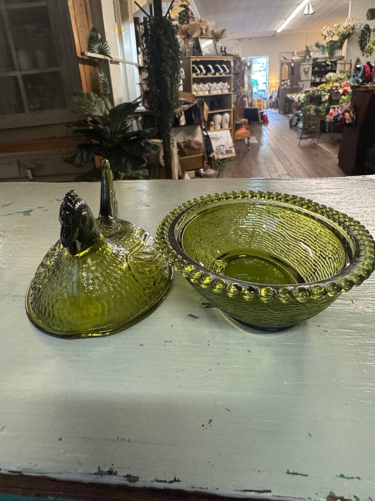 VINTAGE INDIANA GLASS "HEN ON NEST"
