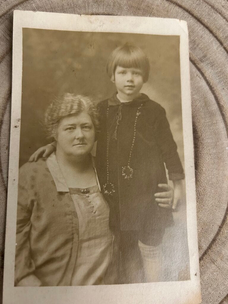 PICTURE OF WOMAN AND YOUNG BOY BLK/WHT