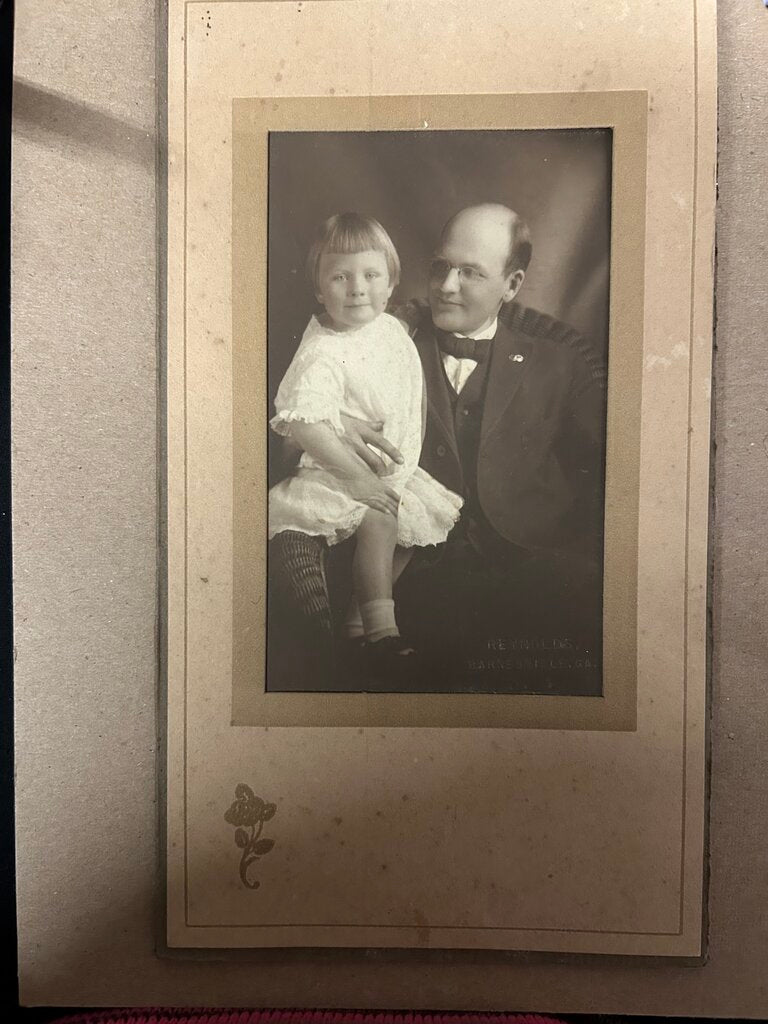 PHOTO OF FATHER AND DAUGHTER BLK/WHT