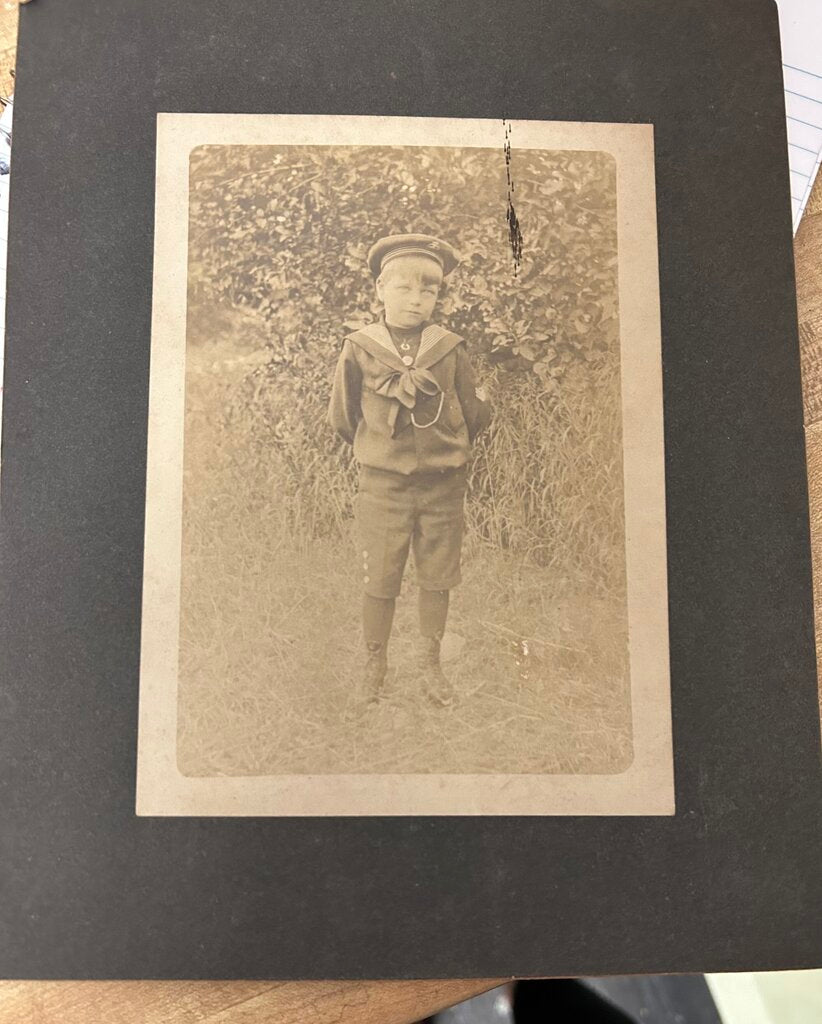 PHOTO CARD OF YOUNG BOY IN BERET BLK/WHT