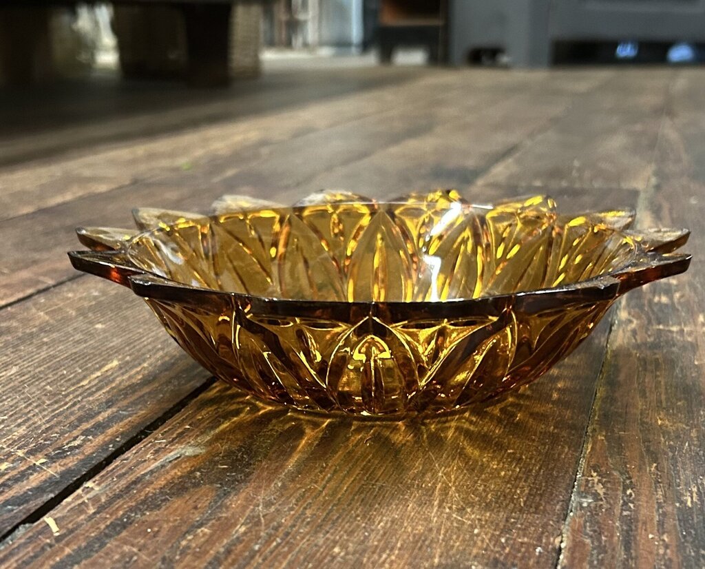 VINTAGE INDIANA GLASS AMBER SUNFLOWER CENTERPIECE BOWL