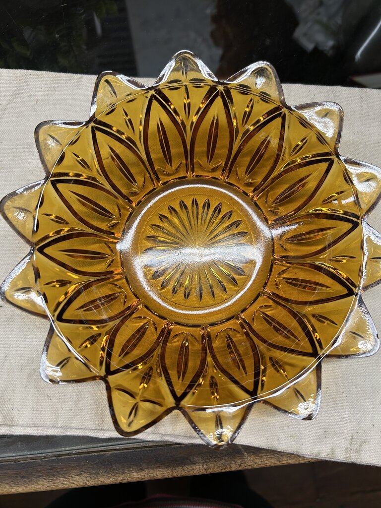 VINTAGE INDIANA GLASS AMBER SUNFLOWER CENTERPIECE BOWL