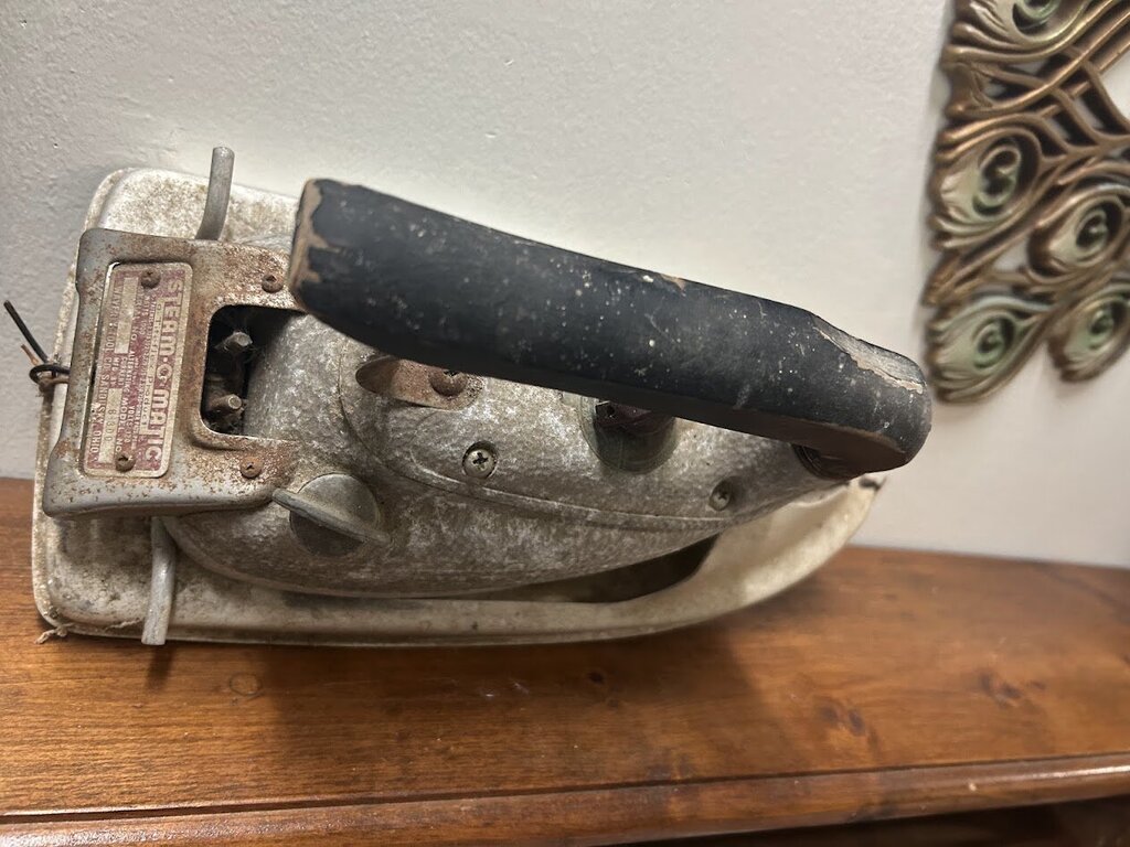 STEAM-O-MATIC ELECTRIC STEAM IRON
