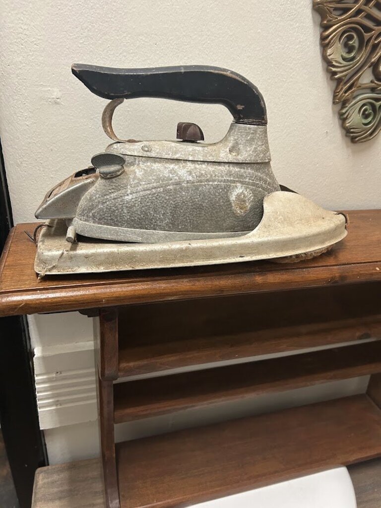 STEAM-O-MATIC ELECTRIC STEAM IRON
