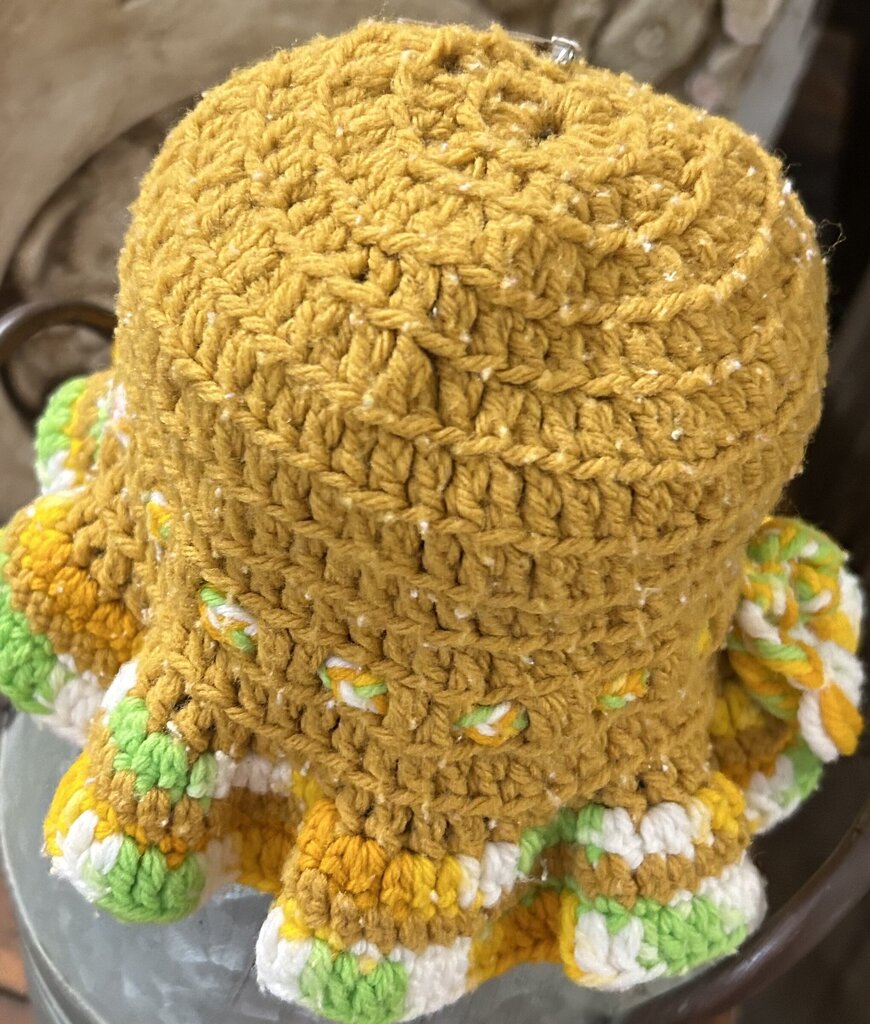 HAND CROCHETED VINTAGE STYLE HAT