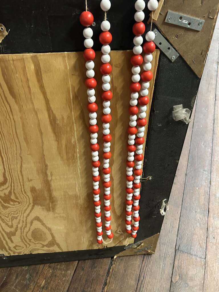 WOOD BEADS LG RED AND WHITE