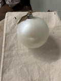 PLASTIC ORNAMENT WHITE MEDIUM