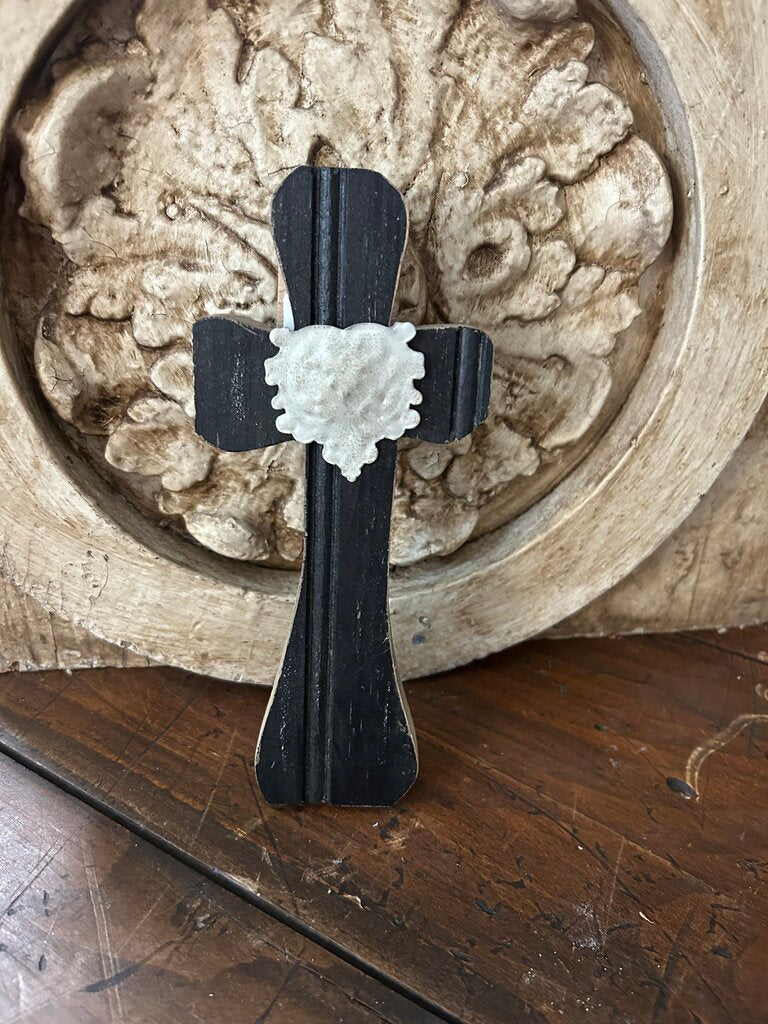 WOOD & METAL CROSS BLK WITH HEART