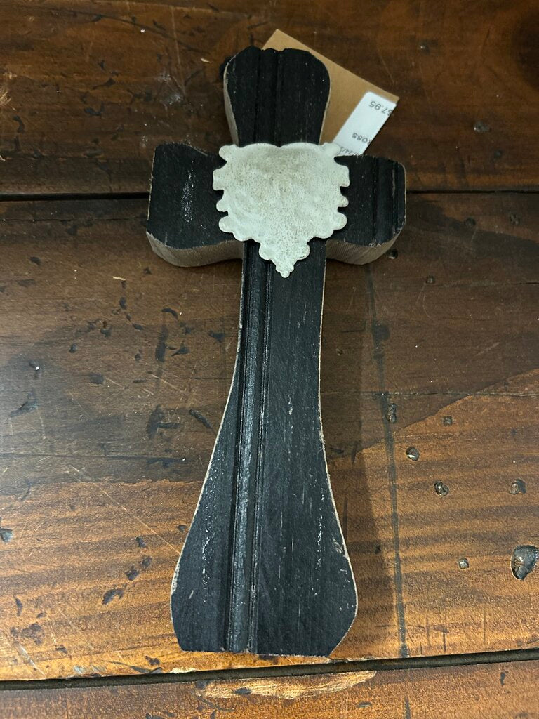 WOOD & METAL CROSS BLK WITH HEART