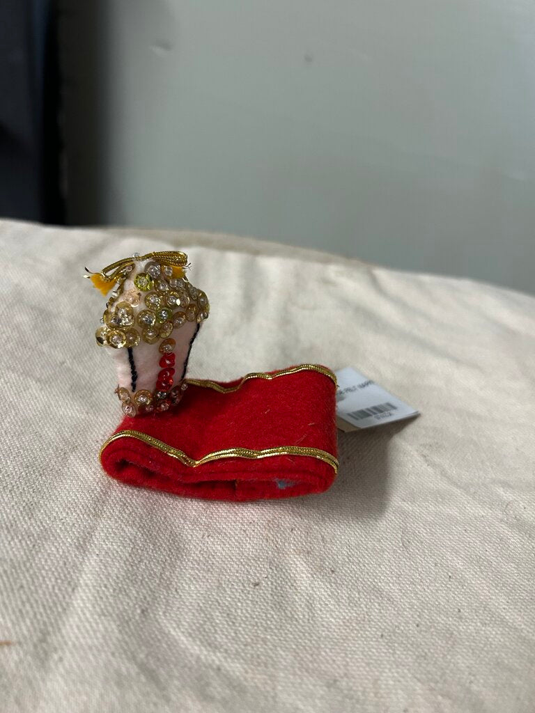 VINTAGE FELT NAPKINS RINGS
