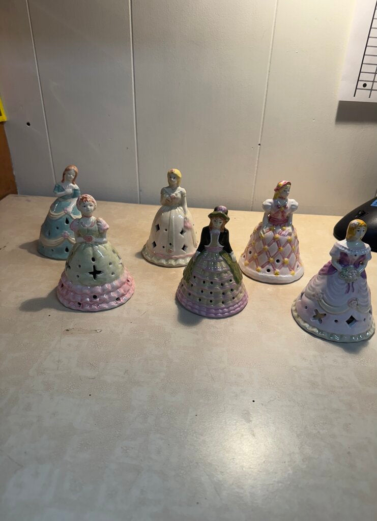 VINTAGE SET OF SIX CERAMIC CHRISTMAS BELLS
