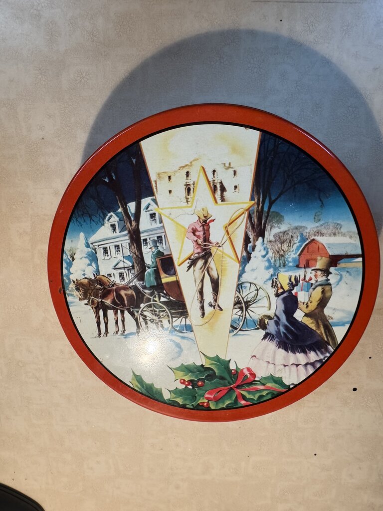 VINTAGE CHRISTMAS COOKIE TIN