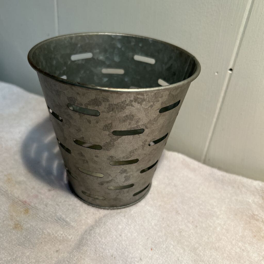 SM OLIVE BUCKET