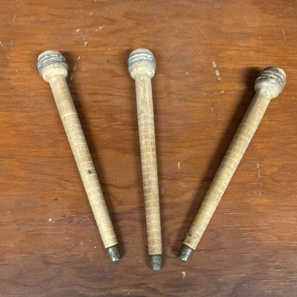 THREAD QUILLS