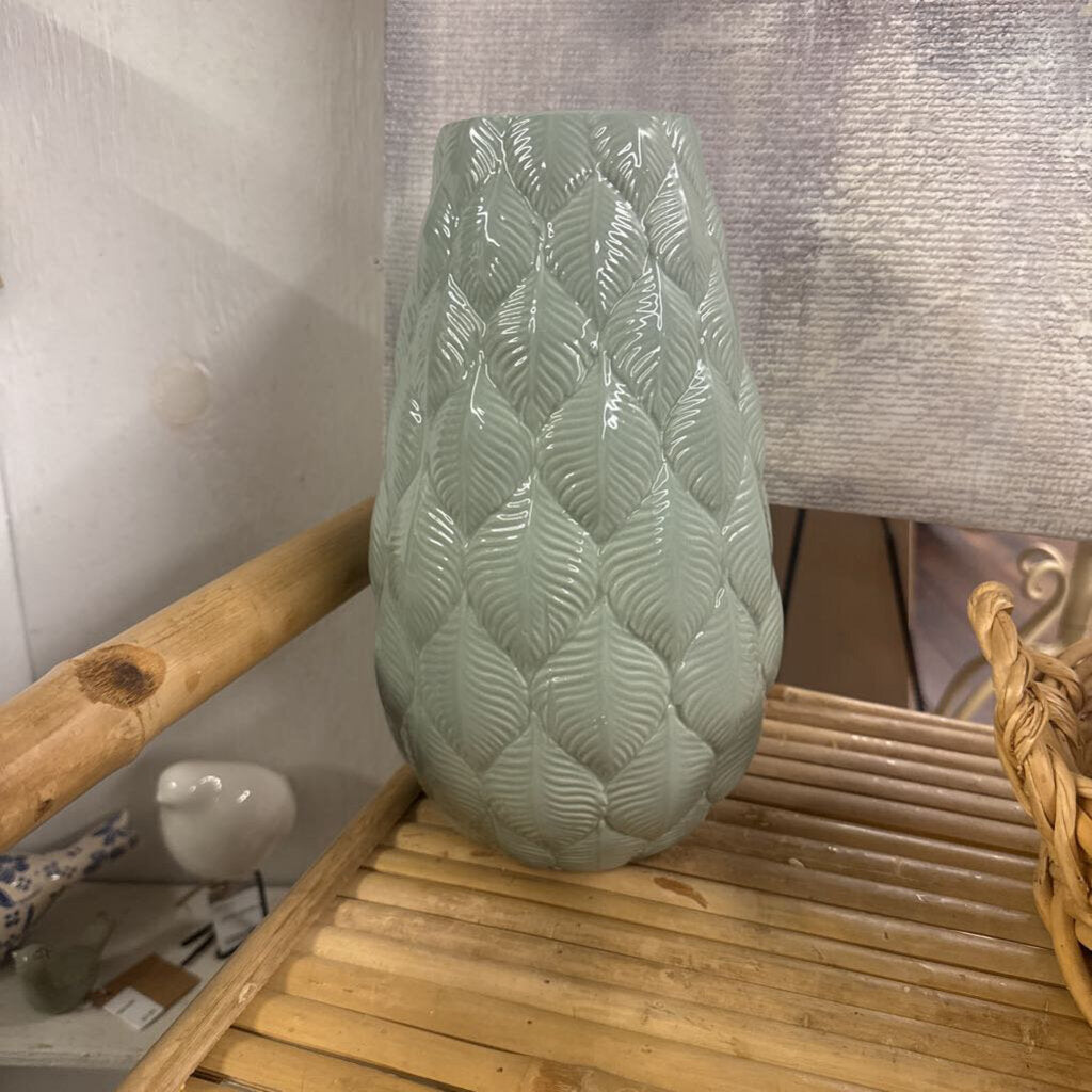 VASE WITH LEAF DESIGN