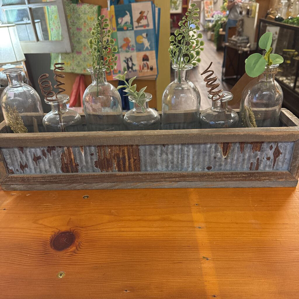 TIN SIDED BOXED BOTTLE CENTERPIECE