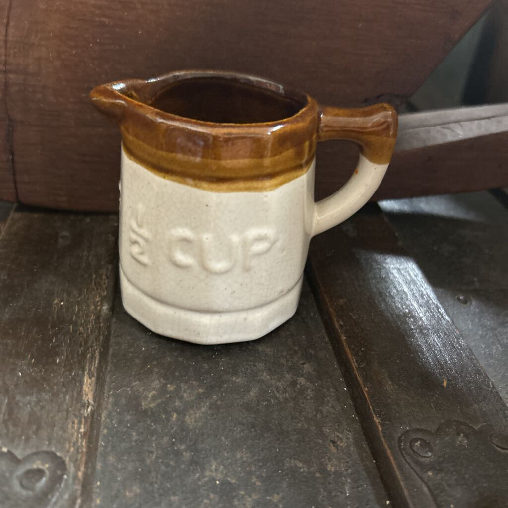 MEASURING CUP 1/2 CUP