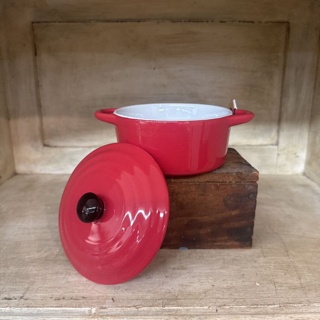 MINI BAKER WITH BLACK BUTTON LID RED