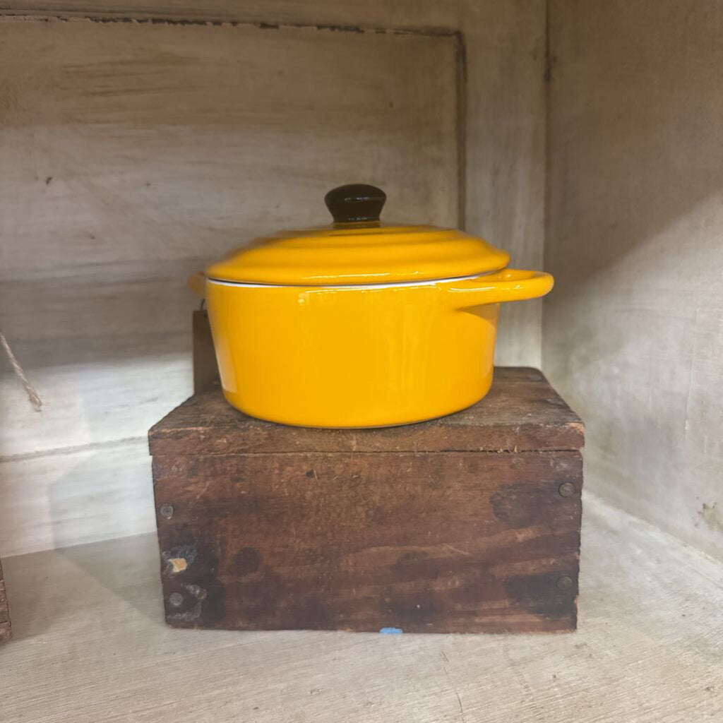 MINI BAKER WITH BLACK BUTTON LID ORANGE