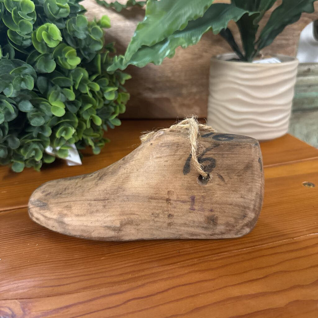 CHILD SHOE MOLD