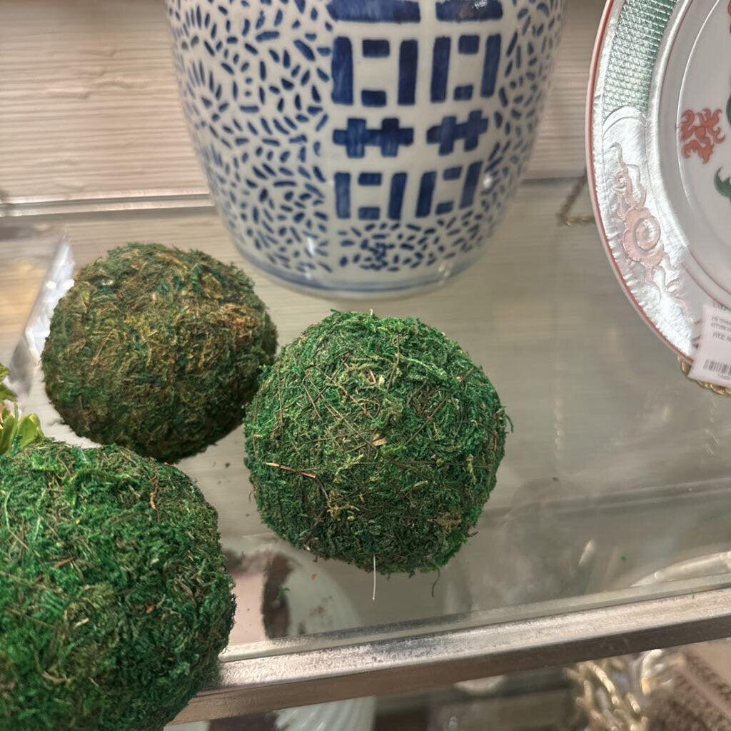 GREEN MOSS BALLS