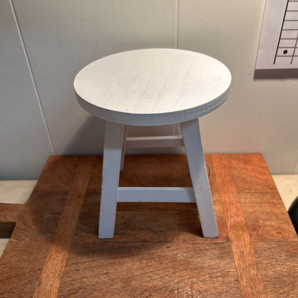 WHITE PLANT STAND
