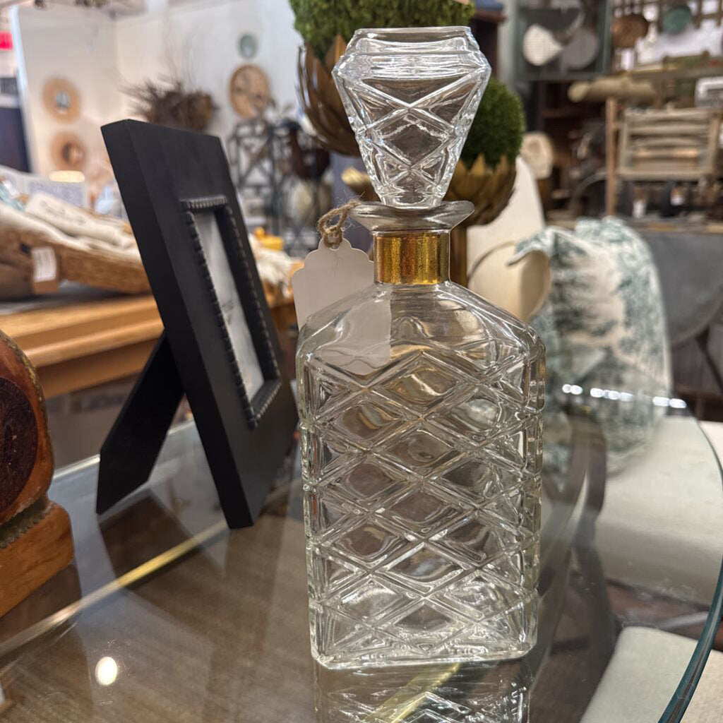 LIQUOR DECANTER