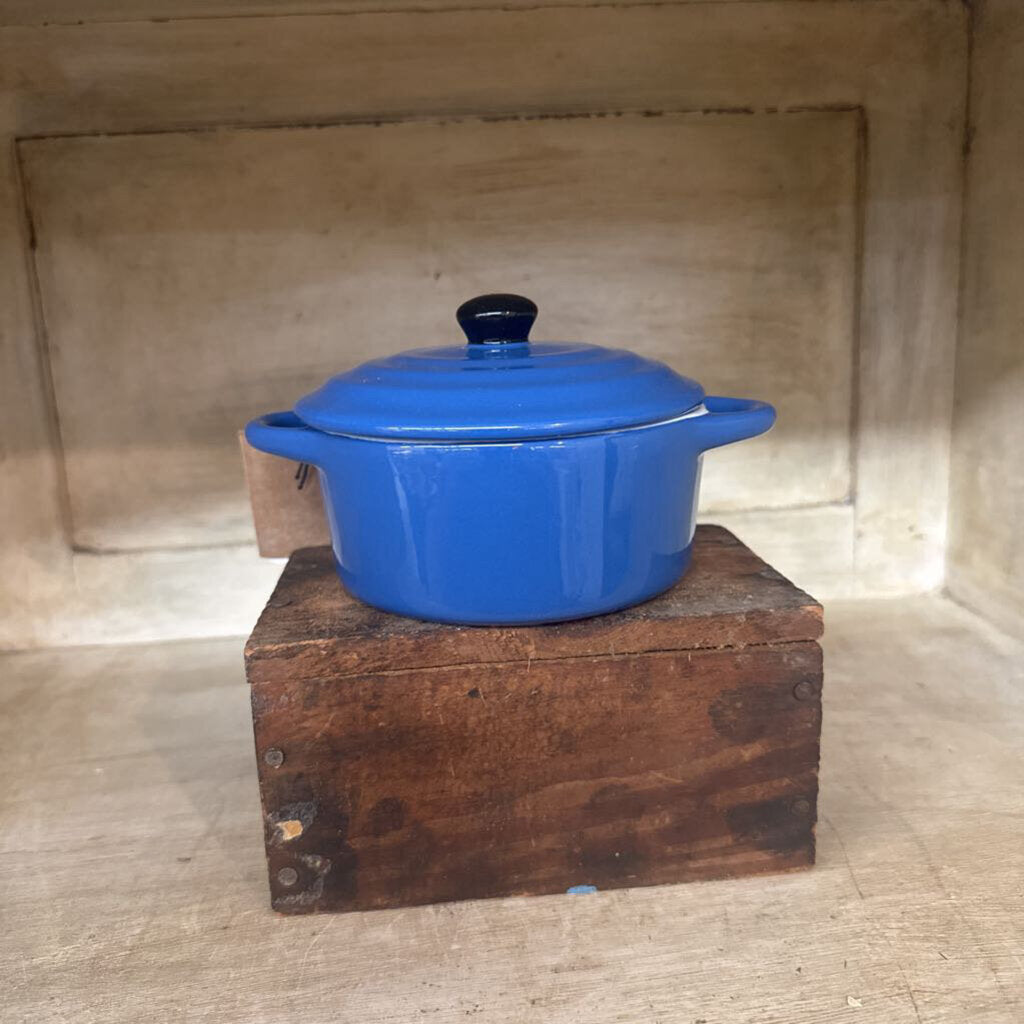 MINI BAKER WITH BLACK BUTTON LID BLUE