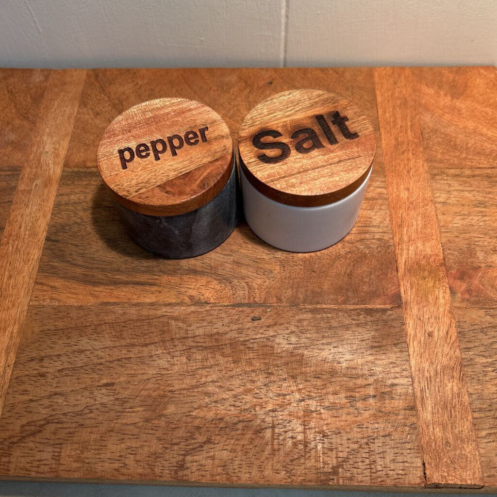 SALT AND PEPPER MARBLE CELLARS WITH LIDS