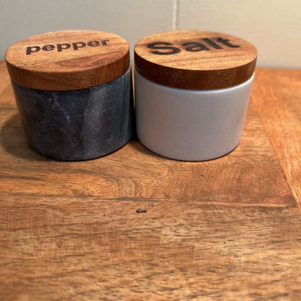 SALT AND PEPPER MARBLE CELLARS WITH LIDS