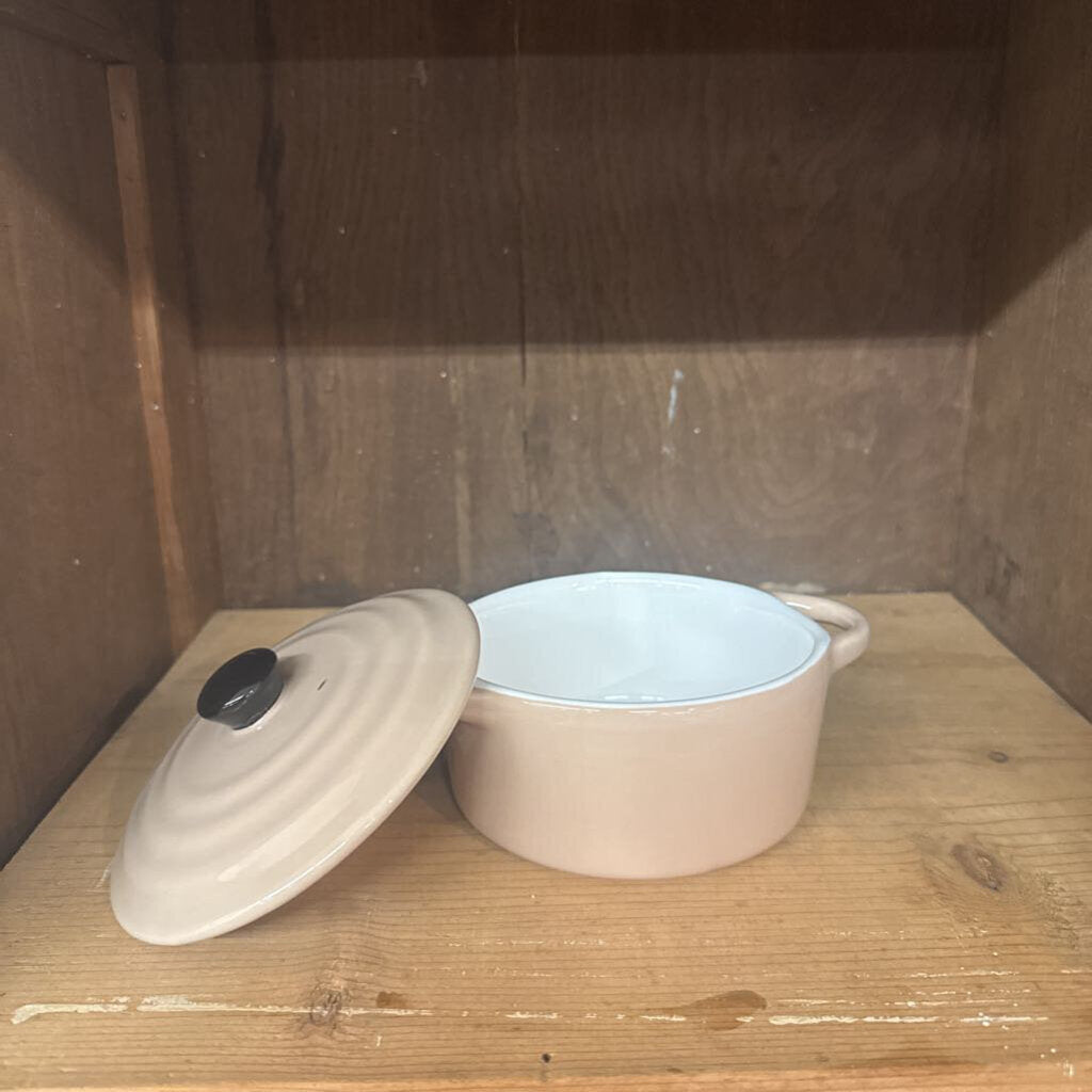 TAN MINI BAKER WITH LID 1 CUP