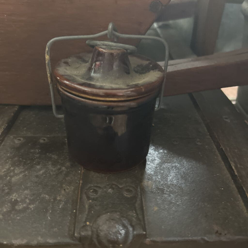 VINTAGE CHEESE CROCK