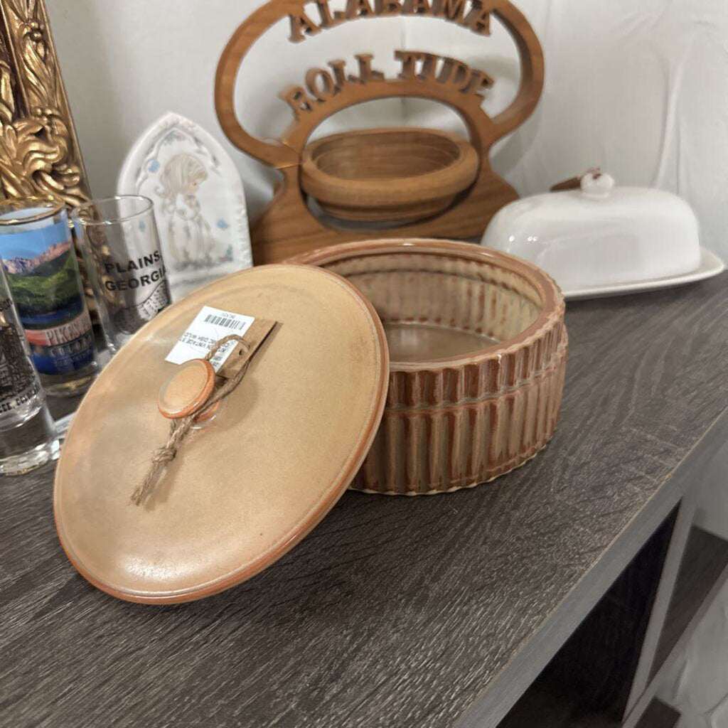 VINTAGE STYLE CERAMIC DISH W/LID