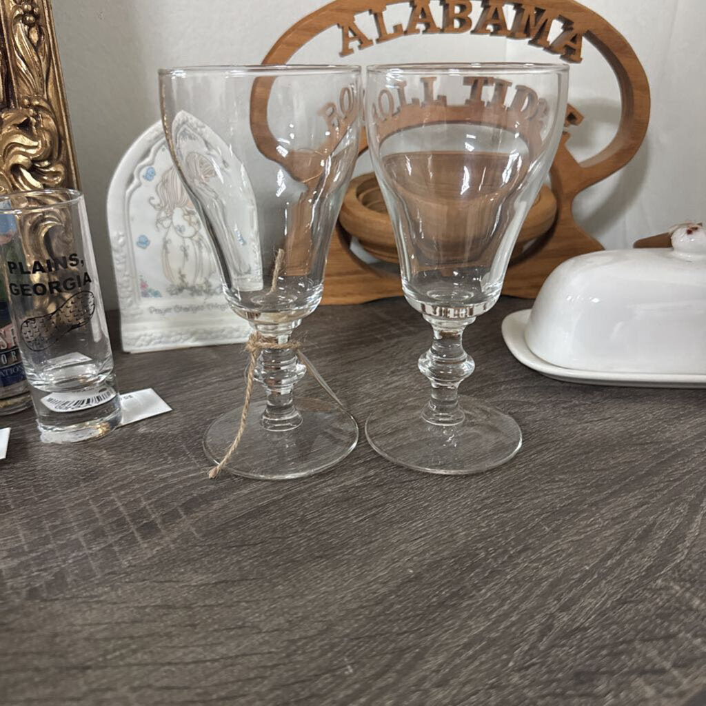 PAIR OF WATER GOBLETS