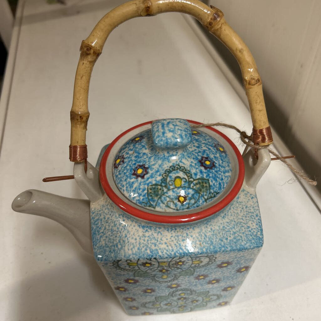 CERAMIC TEA POT WITH BAMBOO HANDLE