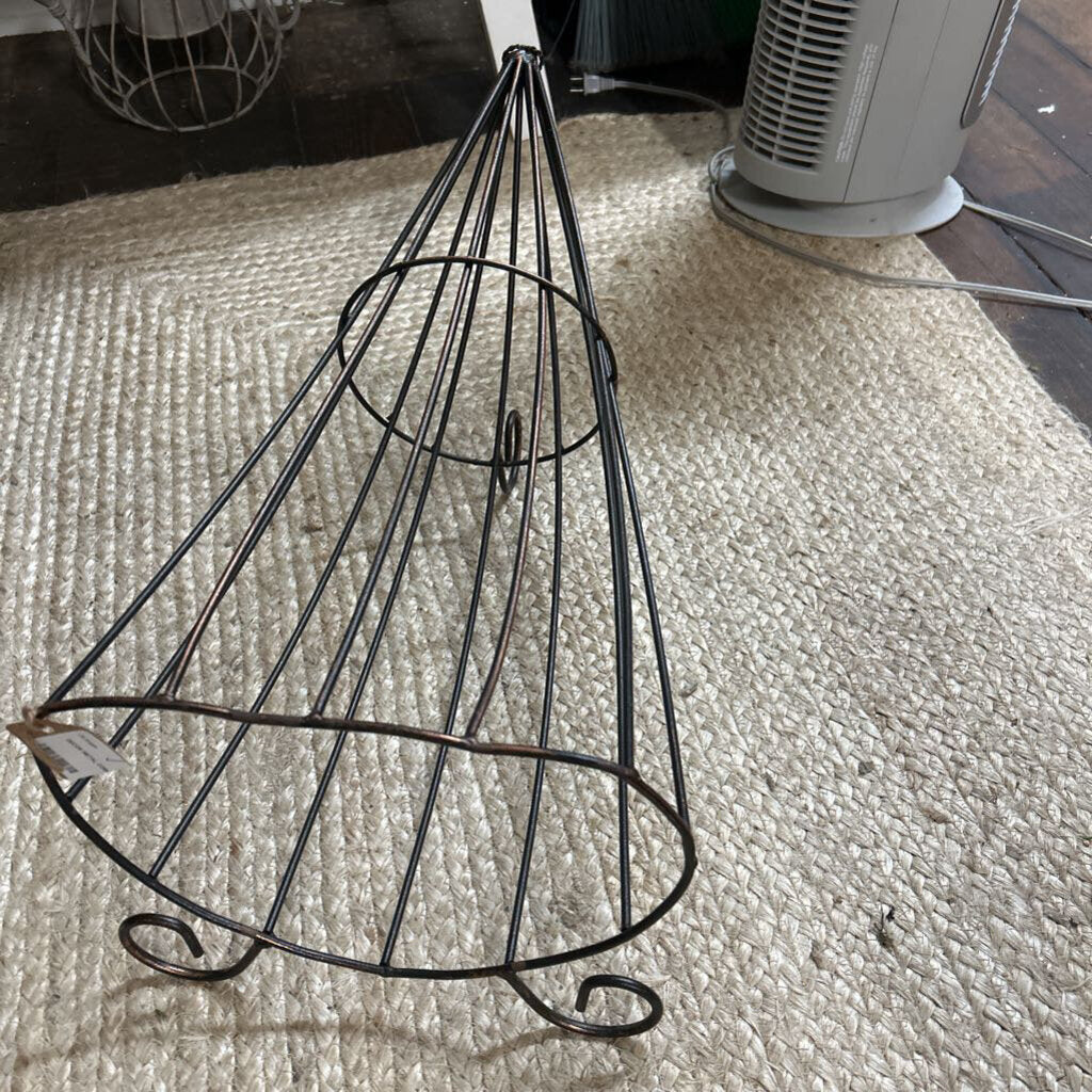 METAL CORNUCOPIA LRG