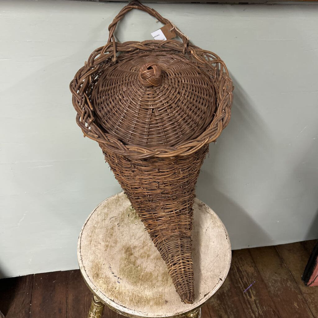 WICKER CORNUCOPIA LRG