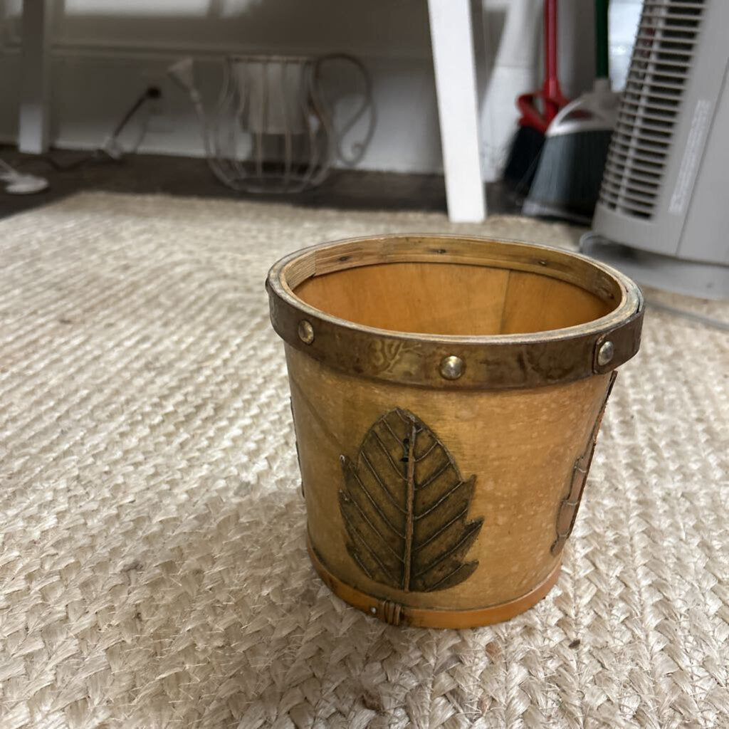 SM LEAF BUCKET