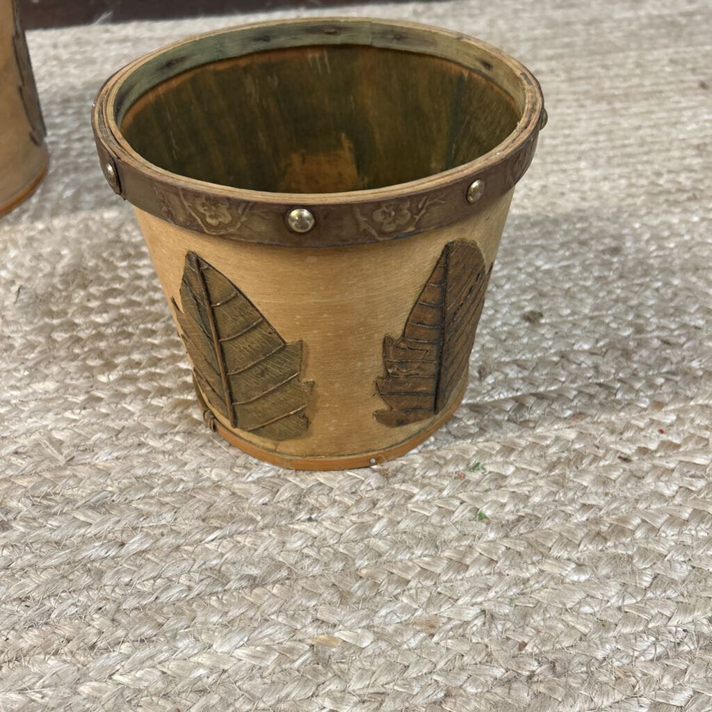 MED LEAF BUCKET