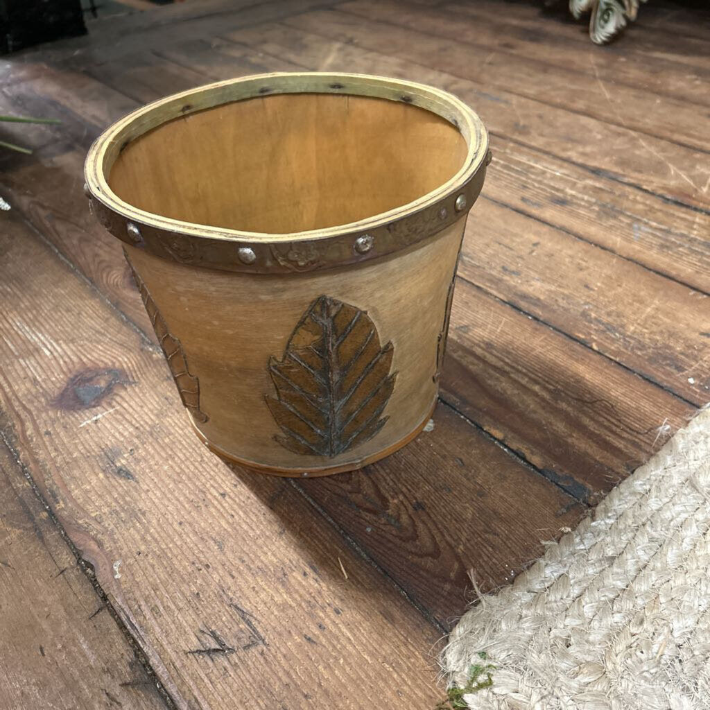 LRG LEAF BUCKET