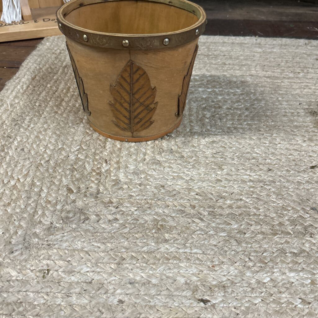 LRG LEAF BUCKET
