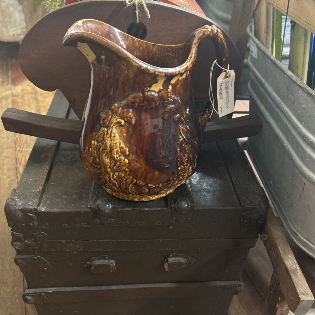 BENNINGTON ROCKHOUSE FLORAL CIRCLE PITCHER