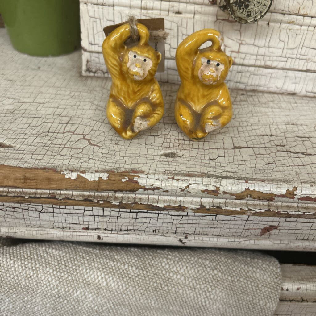 YELLOW MONKEY SALT AND PEPPER SHAKERS