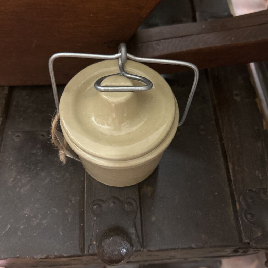 VINTAGE STONEWARE BUTTER/CHEESE CROCK