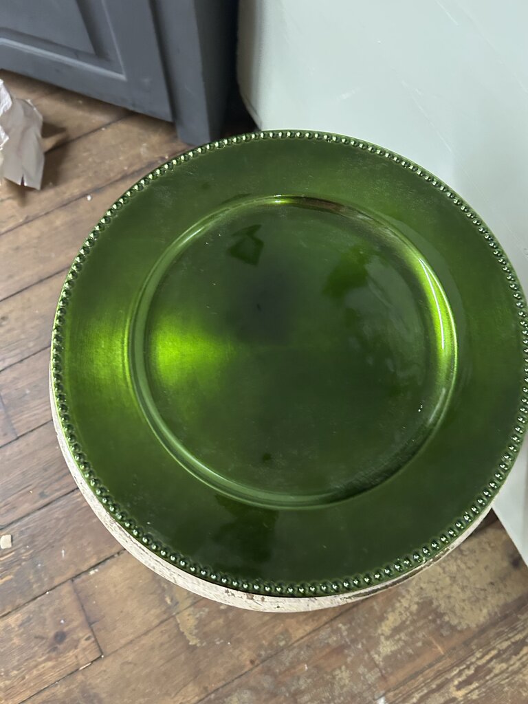 CHARGER PLATE GREEN WITH BEADED EDGE