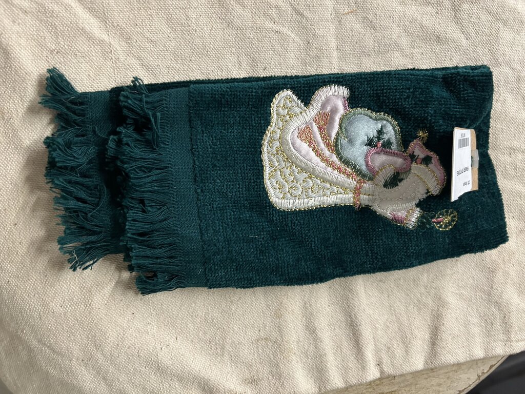 FINGER TIP TOWEL