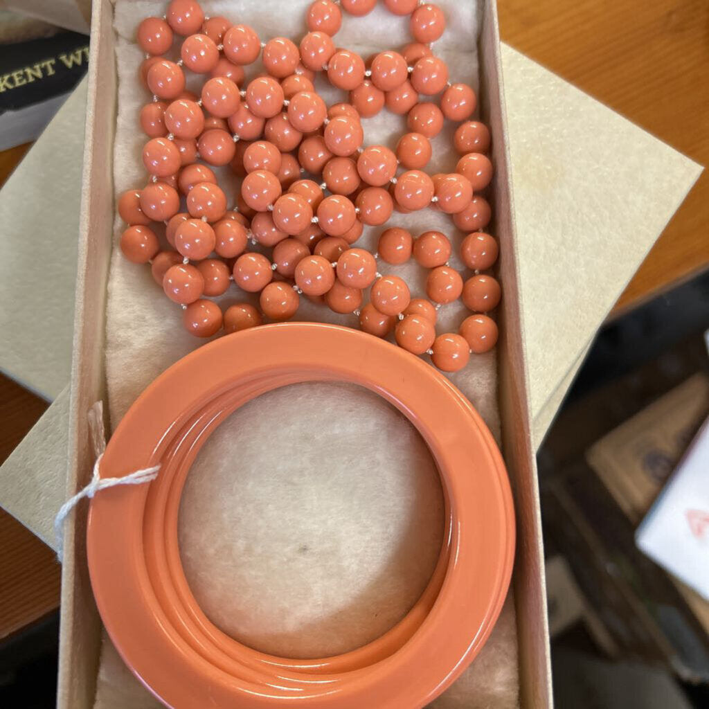 CORAL NECKLACE AND BRACELET SET