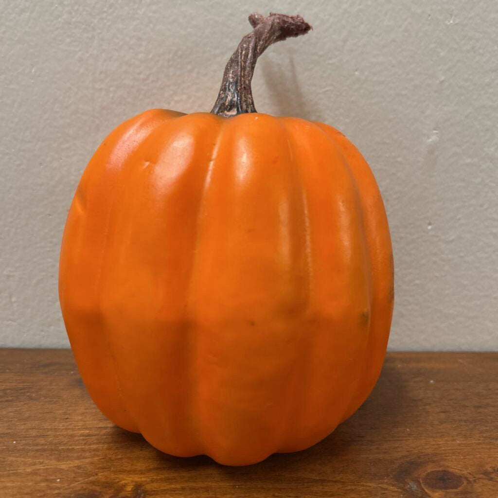 PLASTIC PUMPKIN ORANGE