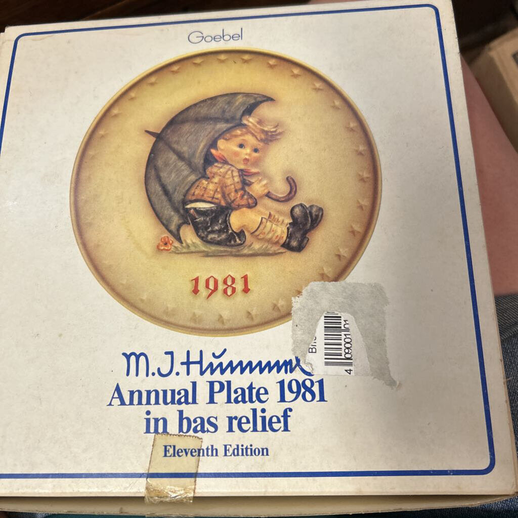 M.I. HUMMEL 1981 PLATE