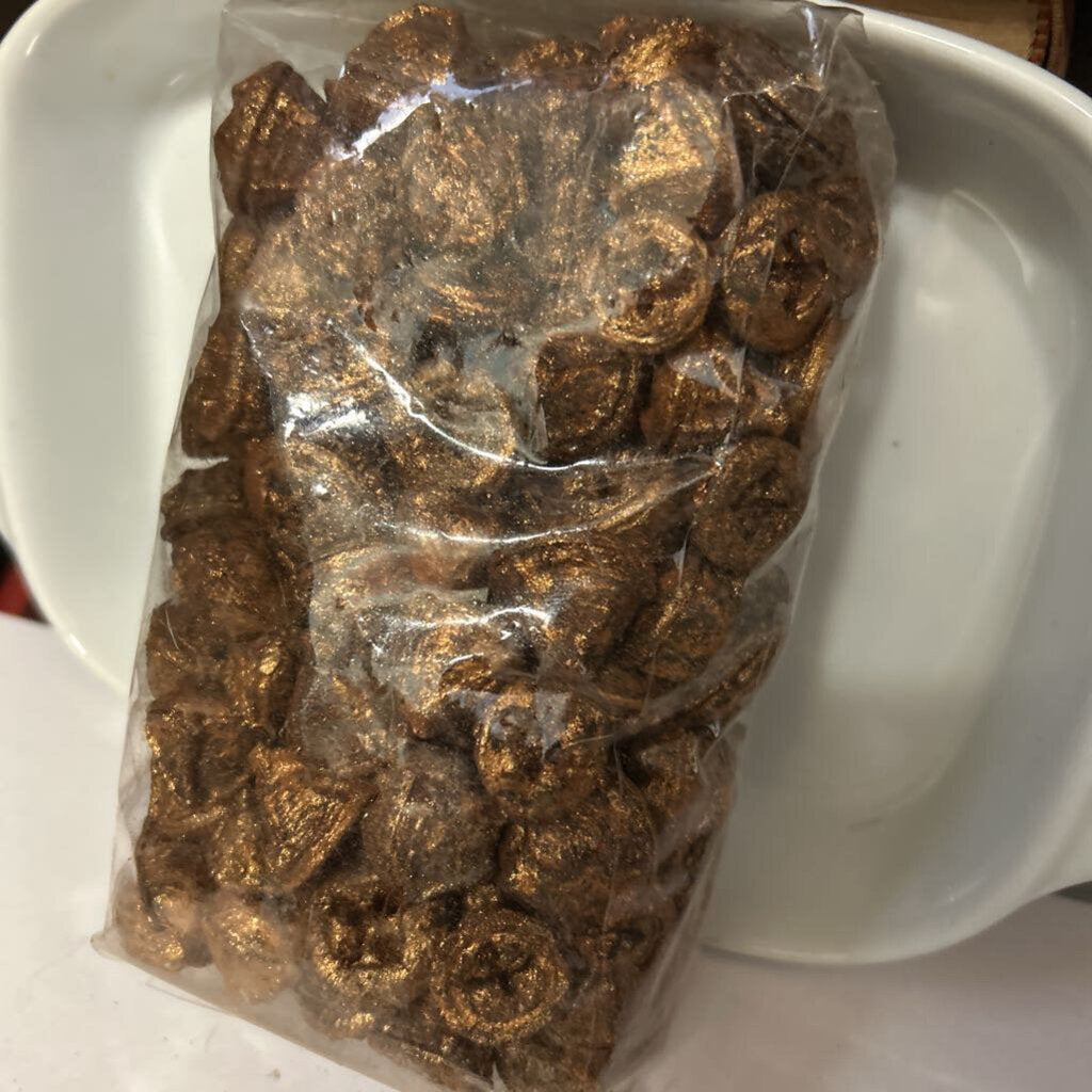 DRIED EUCALYPTUS PODS